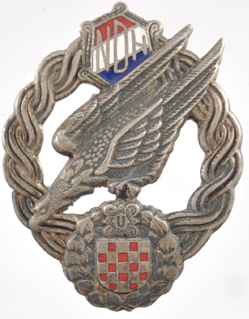 WW2 Croatian Paratrooper Badge: 2 x 1 1/2 inches, total weight 14 grams