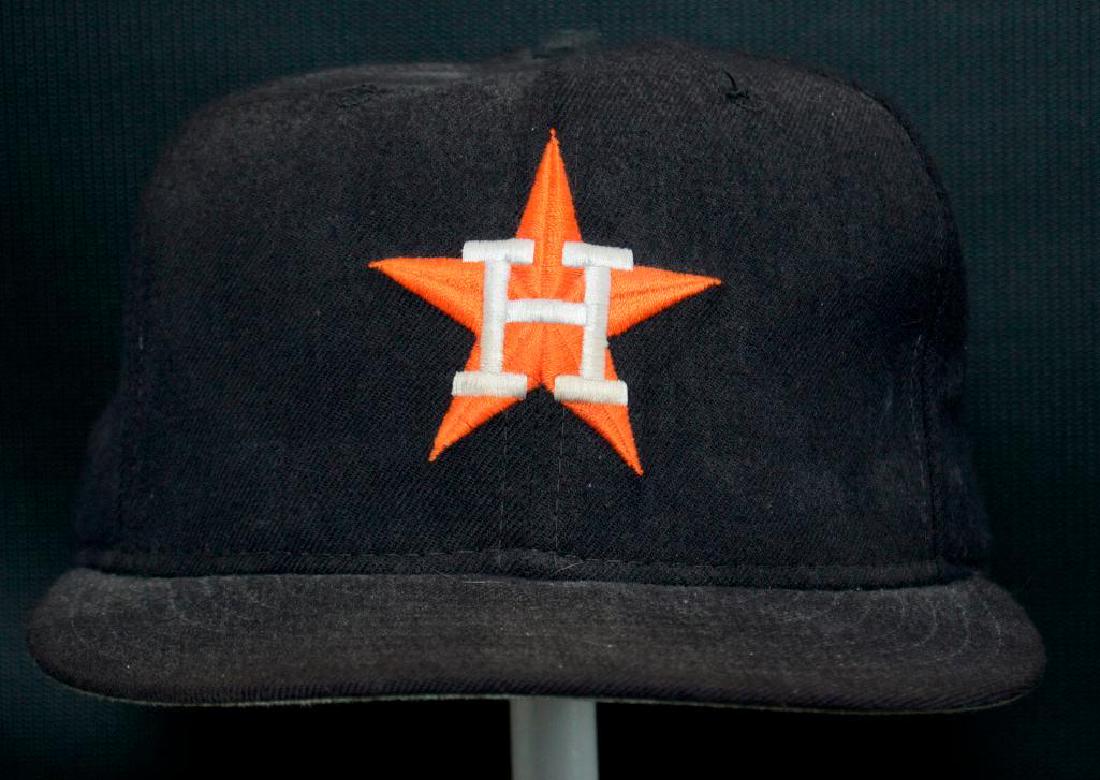 Signed Houston Astro Craig Biggio Game Worn Hat (1 of 5)