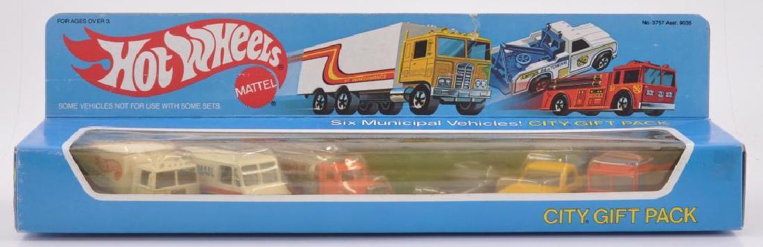 Hot Wheels Six Municipal Vehicles City Gift Pack in (1 of 5)