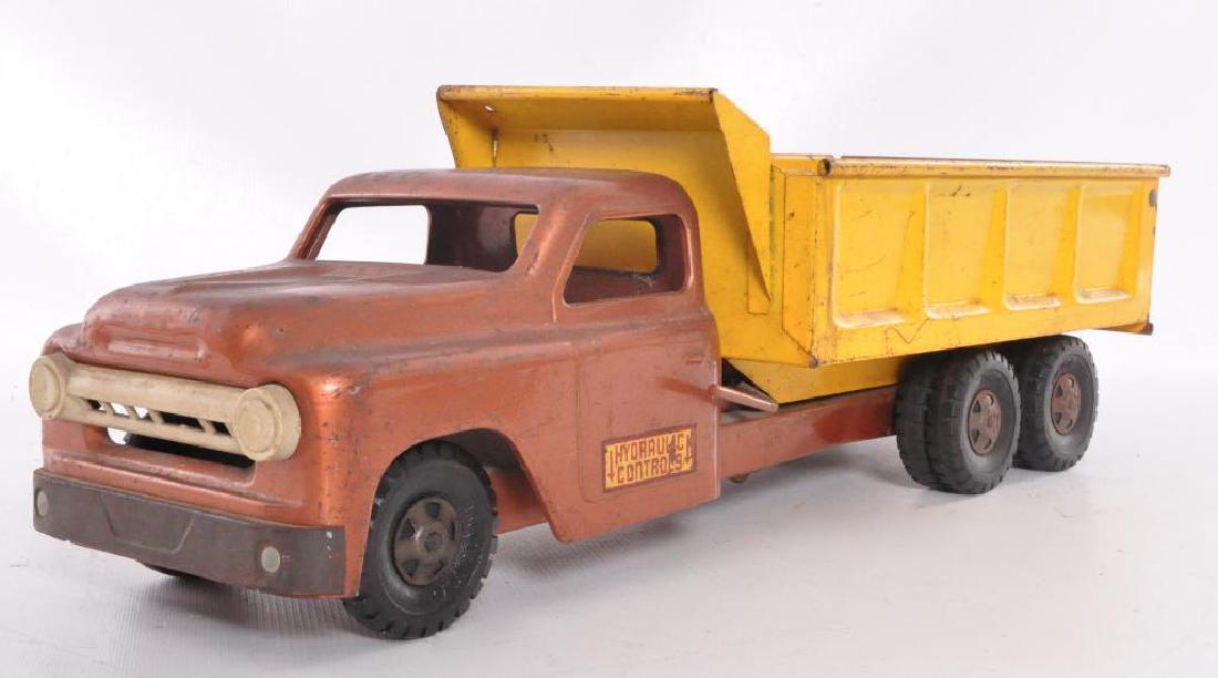 structo hydraulic dump truck