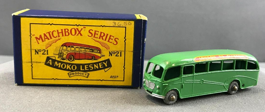 Matchbox No. 21 Bedford Duple Luxury Coach die cast: London to Glasgow, no windows, black base, Metal Wheels, a Moko Lesney Product, B3 BoxÊ
