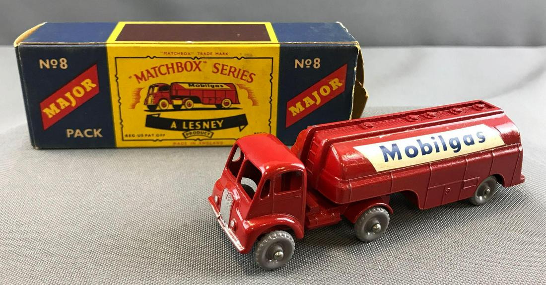 Matchbox Major Pack No 8 Thornycroft 2400 gallon tanker: M-8 Major Pack, a Lesney Product