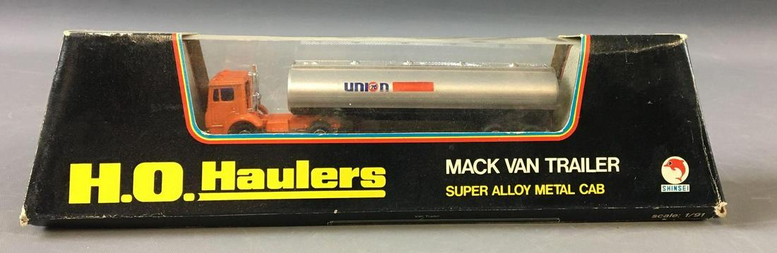 Shinsei H.O. Haulers Union Mack Van Trailer In: 1:91 scale, Super Alloy Metal cab