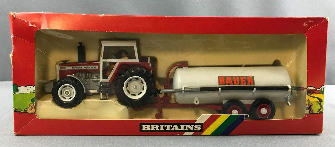 Britains 9605 Massey Ferguson Tractor and Tanker scale (1 of 5)