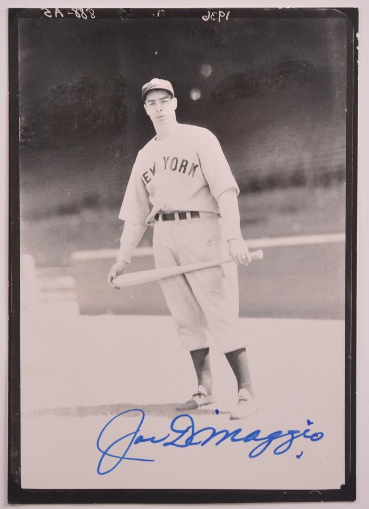 New York Yankee Joe Dimaggio Signed Photograph (1 of 2)