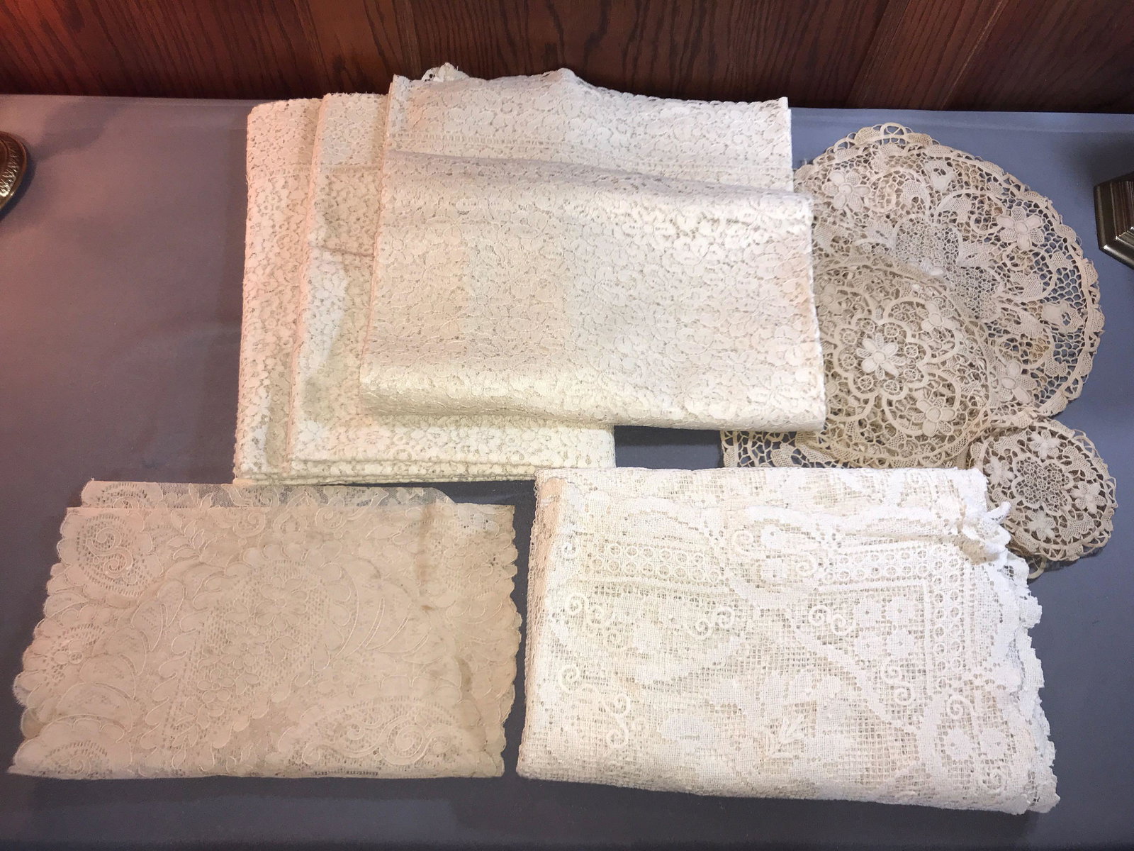 Antique crochet/lace linens, doilies: Tablecloths, runners, doilies