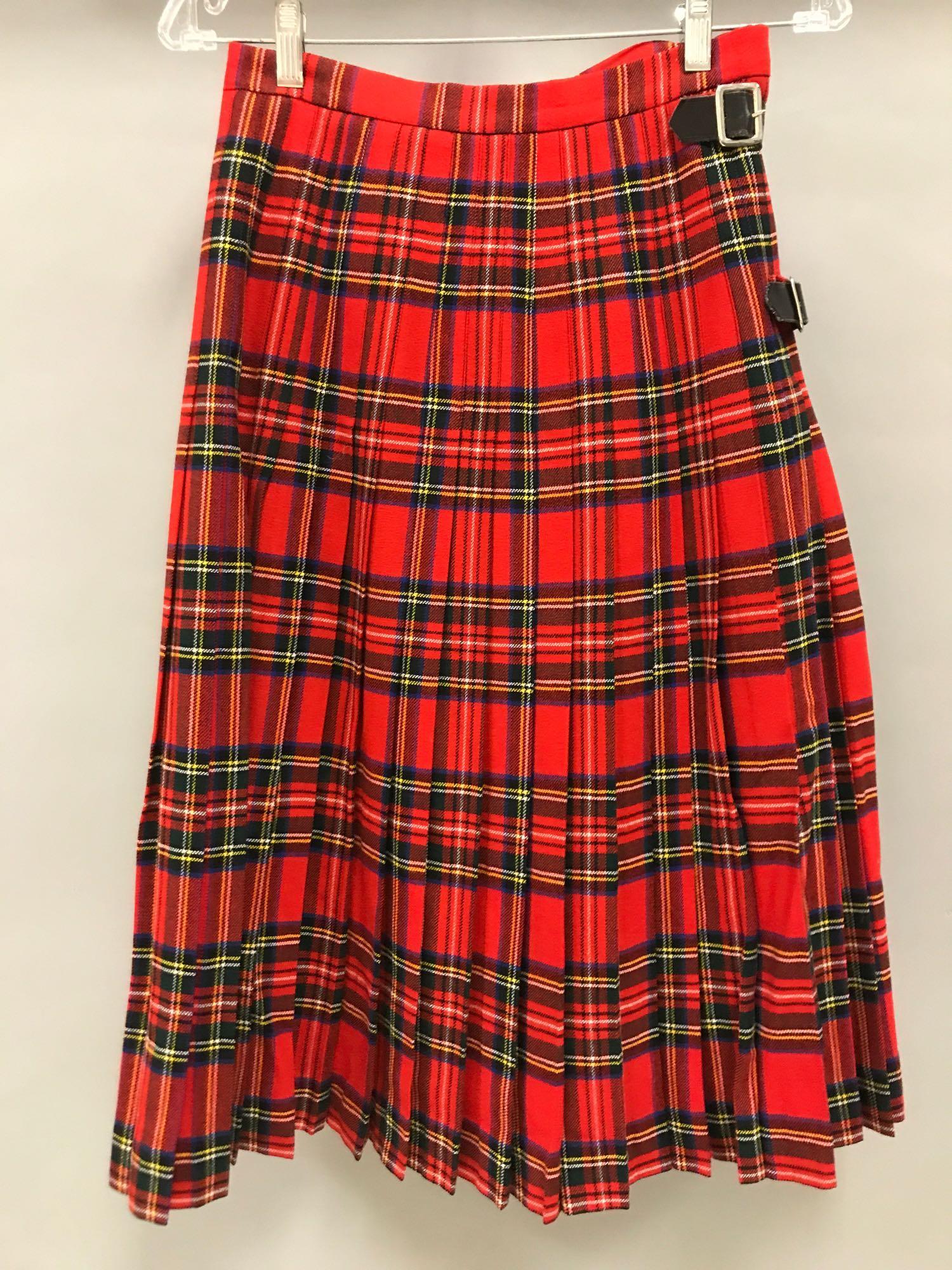 Vintage Burberry Women's Red Tartan Kilt: Measurements approximate waist 31, length 29