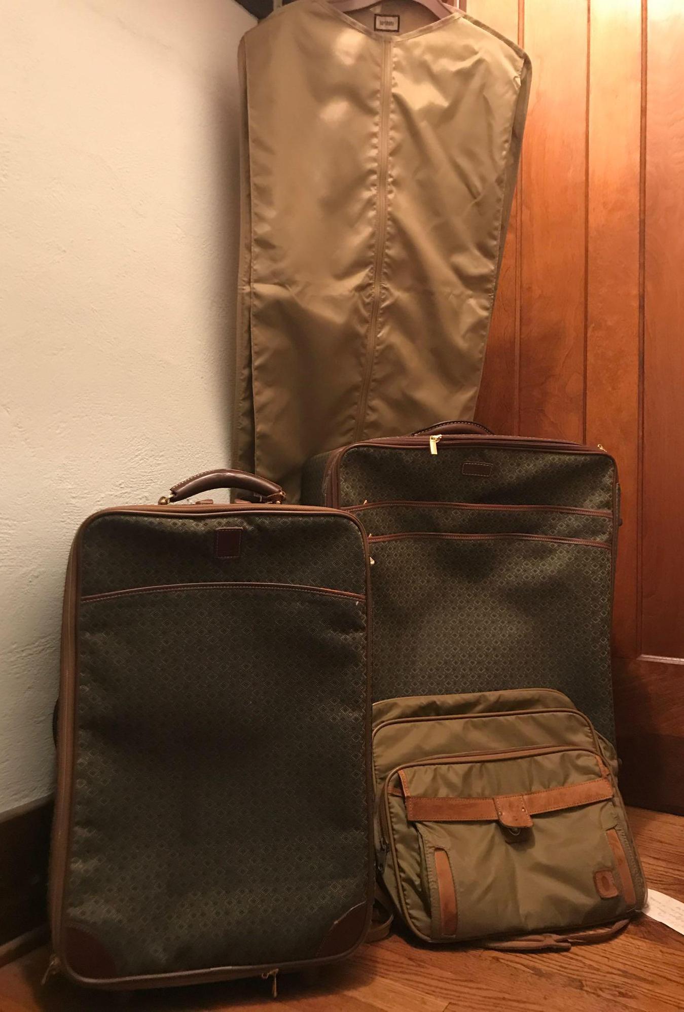 Group of 4 Pieces Vintage Hartmann of Luggage: Largest is 19x11x27 inches. Includes 2 carry-on and garment bag.