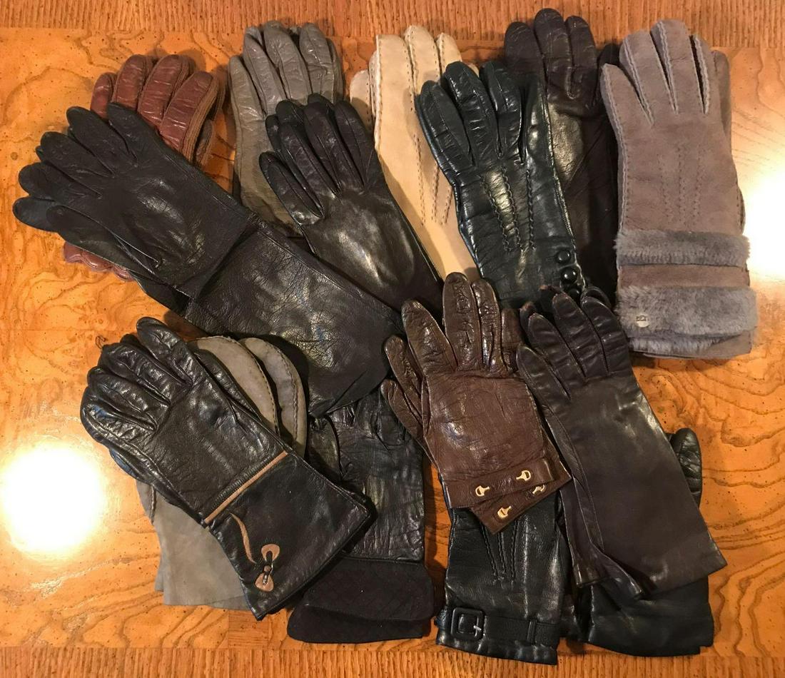 Group of 15 pairs : WomenÕs Leather Gloves: Longest pair measures 13 inches. Used condition