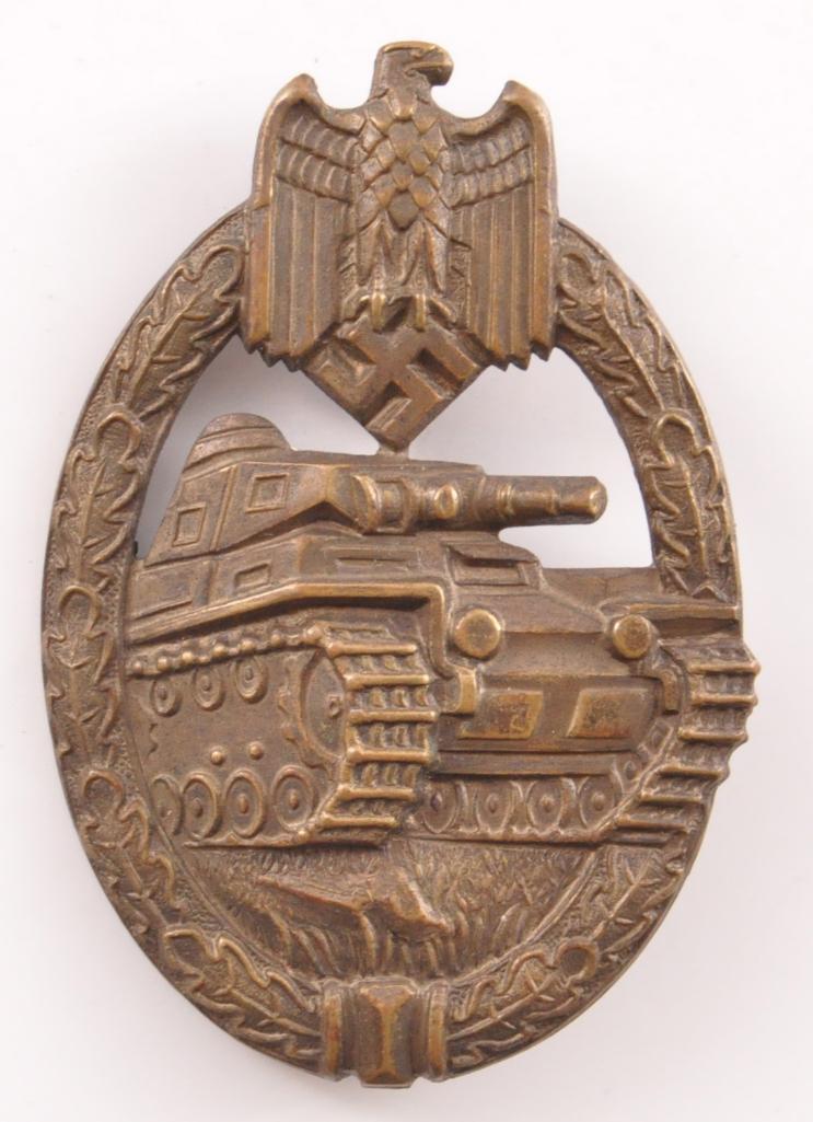 WW2 German Panzer Assault Badge in Bronze: 1 1/2 x 2 1/4 inches