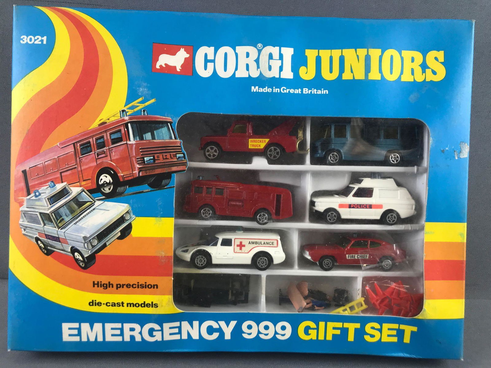 Corgi Juniors No. 3021 Emergency 999 Gift Set Die-Cast (1 of 3)
