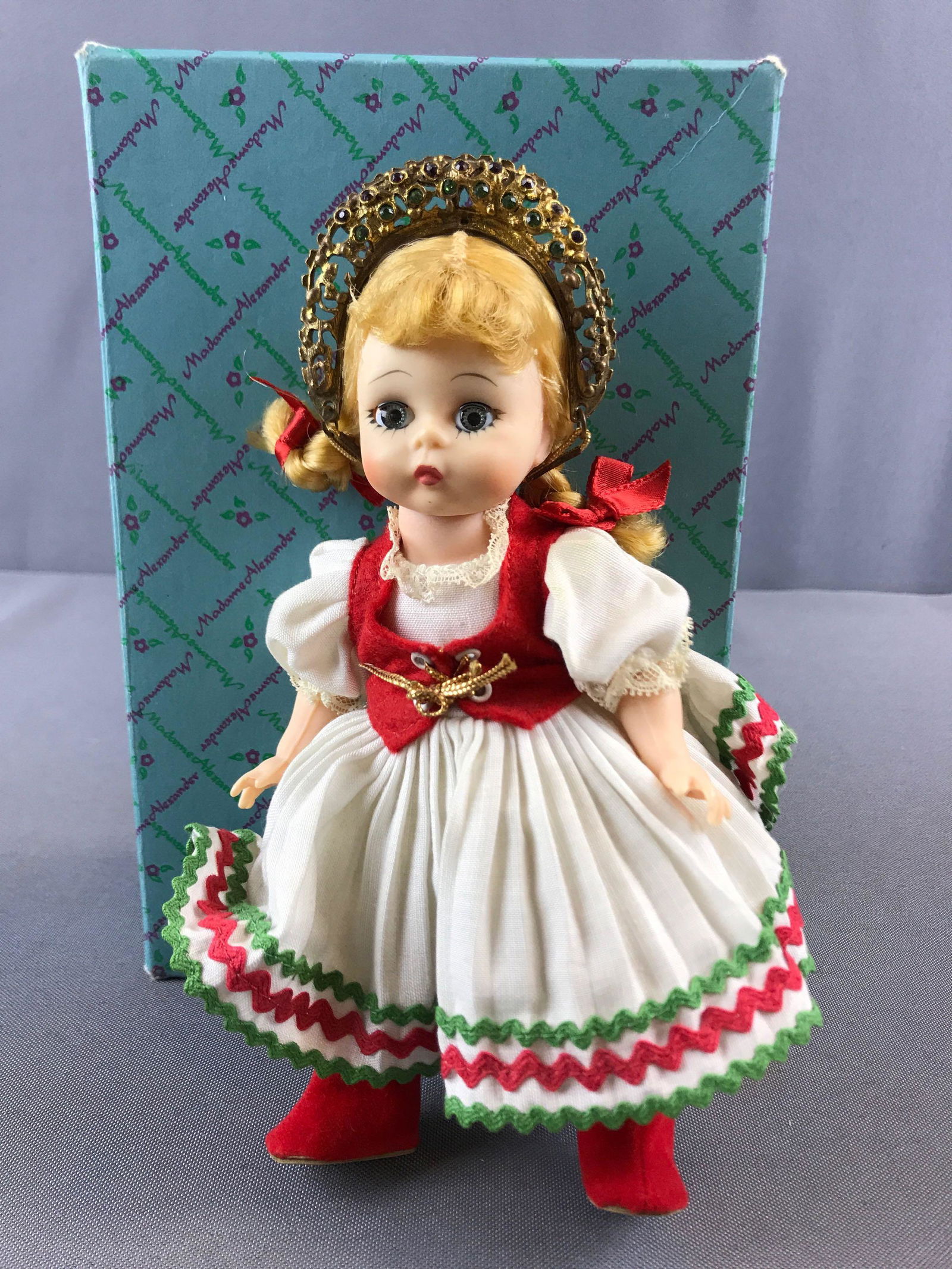 Madame Alexander Hungary doll in original box (1 of 5)
