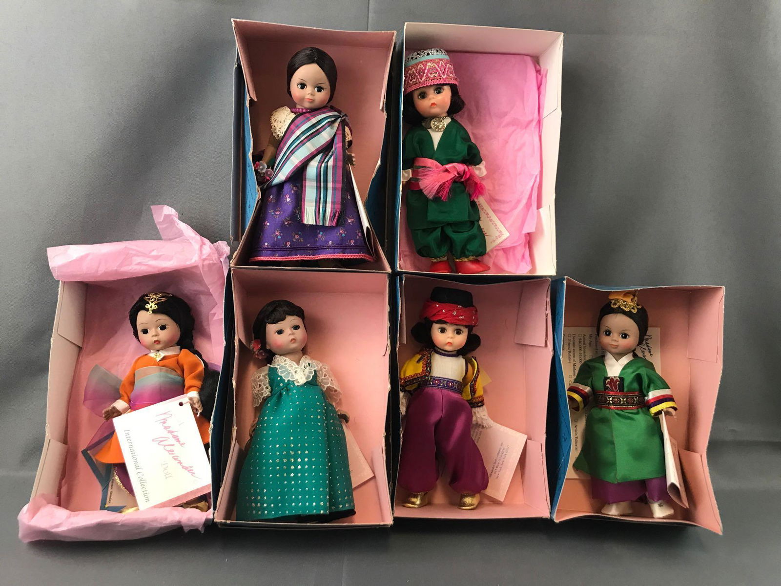 Group of 6 Madame Alexander dolls (1 of 5)