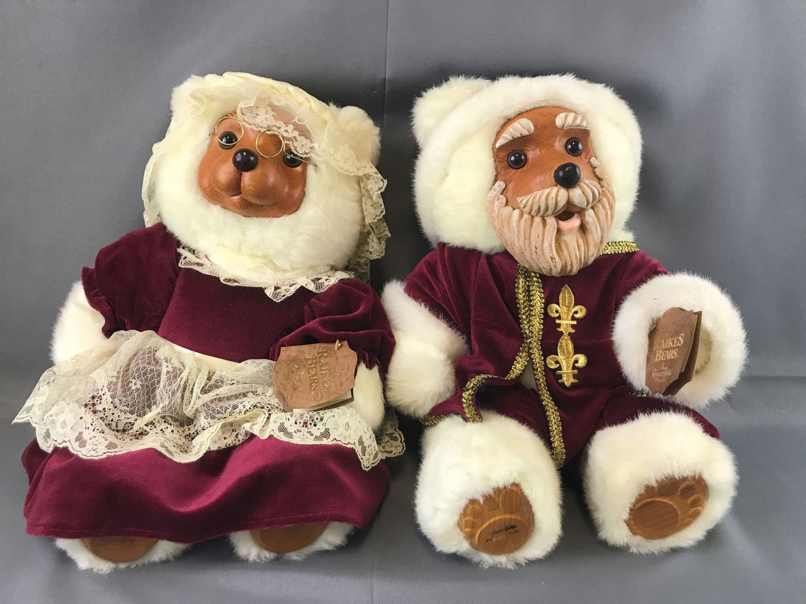 Group of 2 1988 Raikes Bears Santa and Mrs Claus (1 of 13)