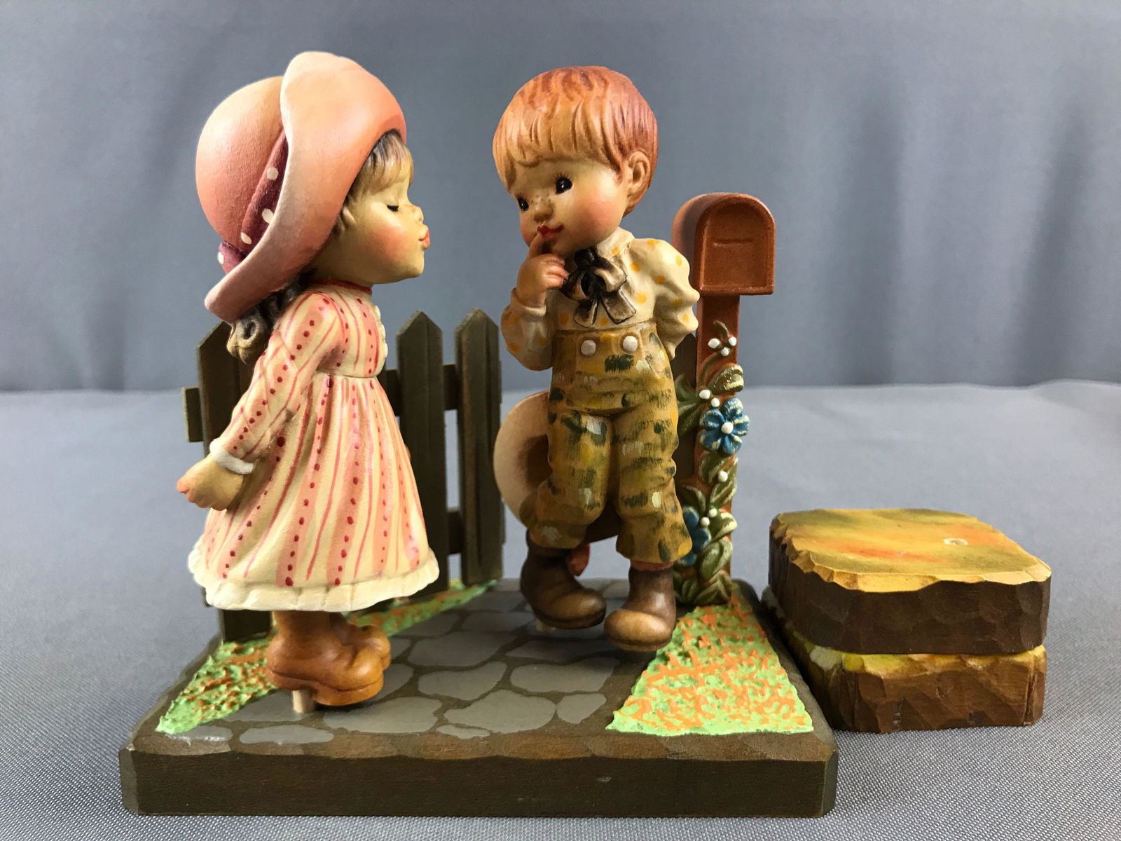 Group of 3 ANRI wood figurines Kiss me, bashful and (1 of 7)