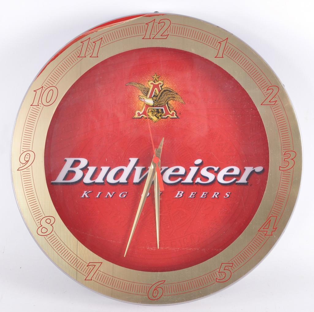 Budweiser Light Up Advertising Battery Powered Clock (1 of 2)