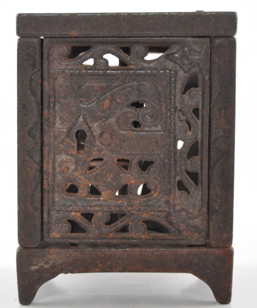 Antique Cast Iron Safe Coin Bank (1 of 8)