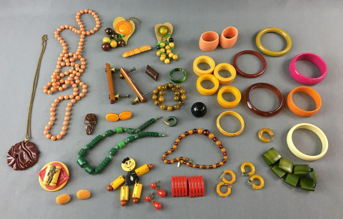 Large Group of Bakelite Jewelry (1 of 9)