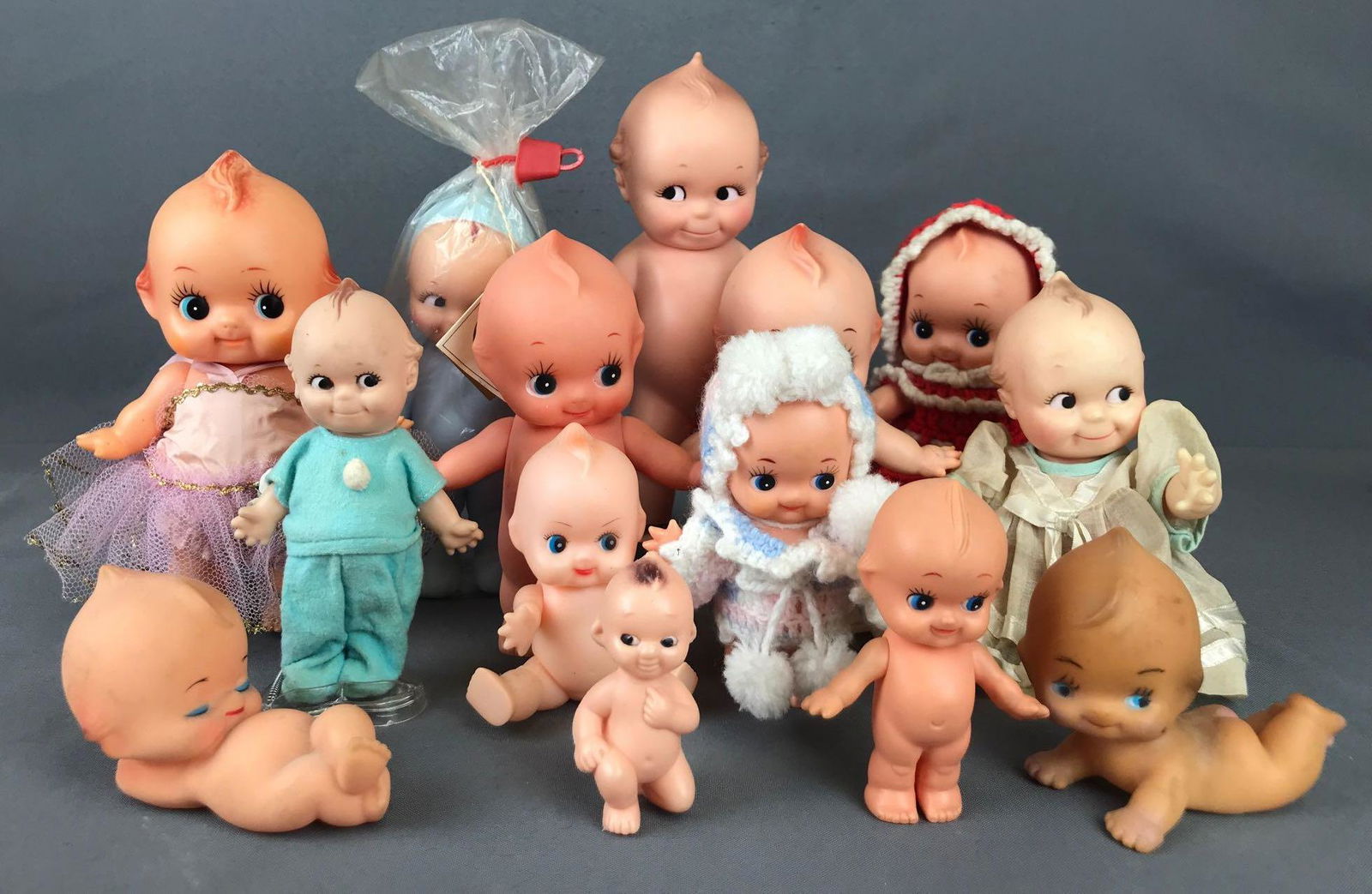 Group of 14 vinyl and plastic Kewpie dolls (1 of 10)
