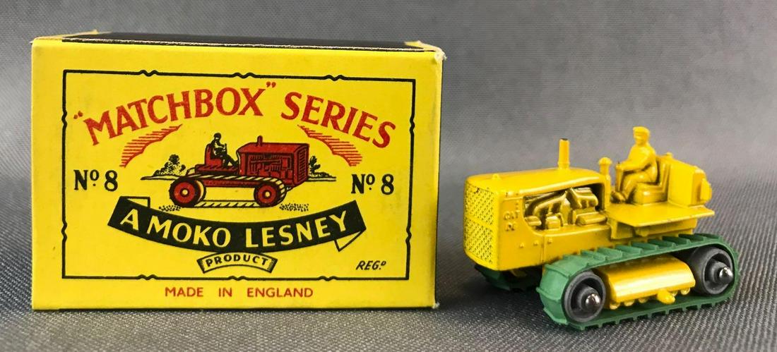 Matchbox No. 8 Caterpillar Tractor Die-Cast Vehicle (1 of 9)