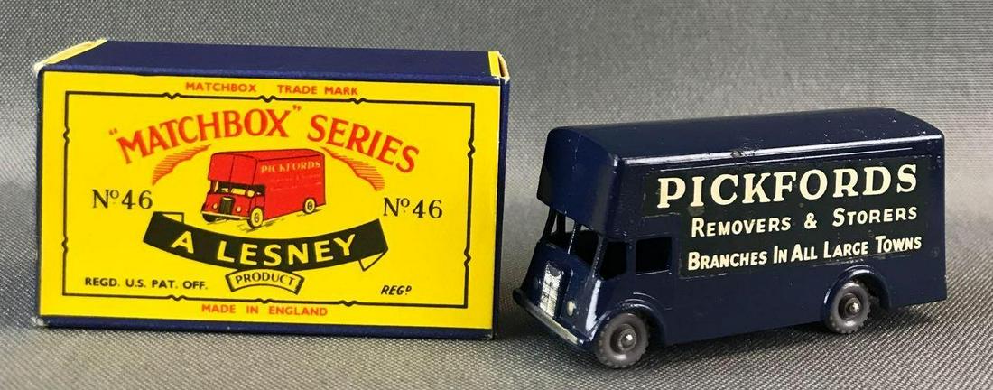 Matchbox No. 46 Pickfords Removal Van Die-Cast Vehicle (1 of 9)