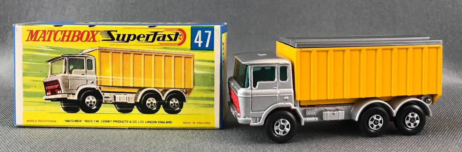Matchbox Superfast No. 47 DAF Tipper Container Truck (1 of 9)