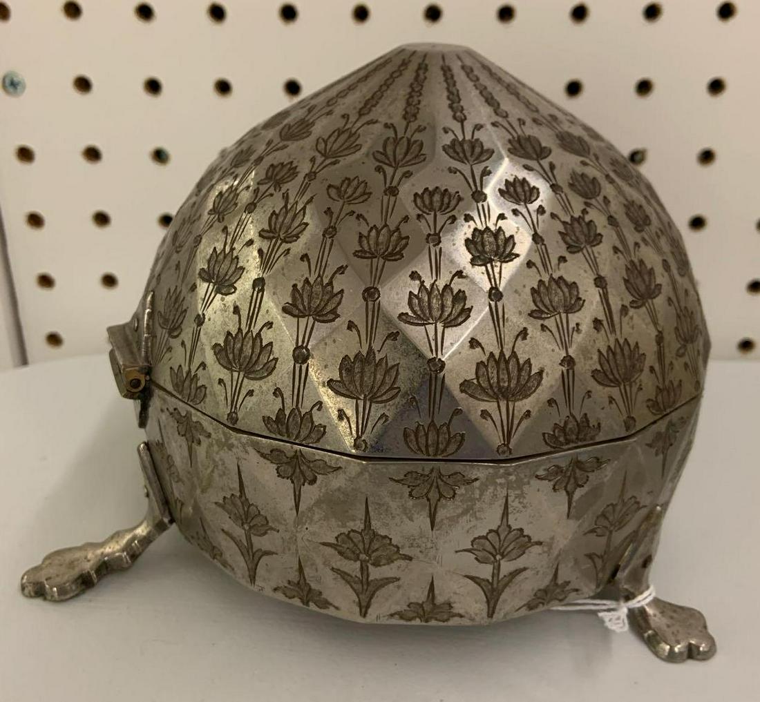 Antique Fred Zinibalist music box: 7 x 5 inches, made in Sweden, Hand designed, no two alike, produced between 1930 and 1960s. Zinibalist