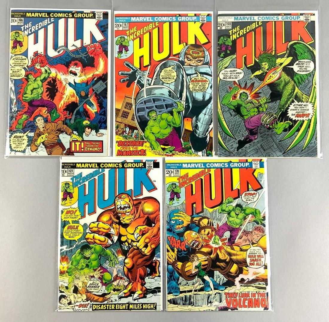 Group of 5 Marvel Comics The Incredilble Hulk Comic (1 of 5)