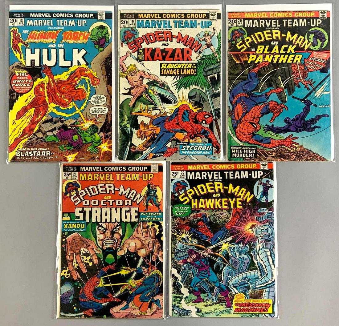 Group of 5 Marvel Comics Marvel Team-Up Comic Books (1 of 5)