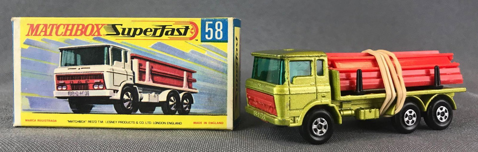 Matchbox Superfast No.58 DAF Girder Truck Die-Cast: Green body, red base, blue/green windows, BPW. A Lesney Product. Made in England, G Box
