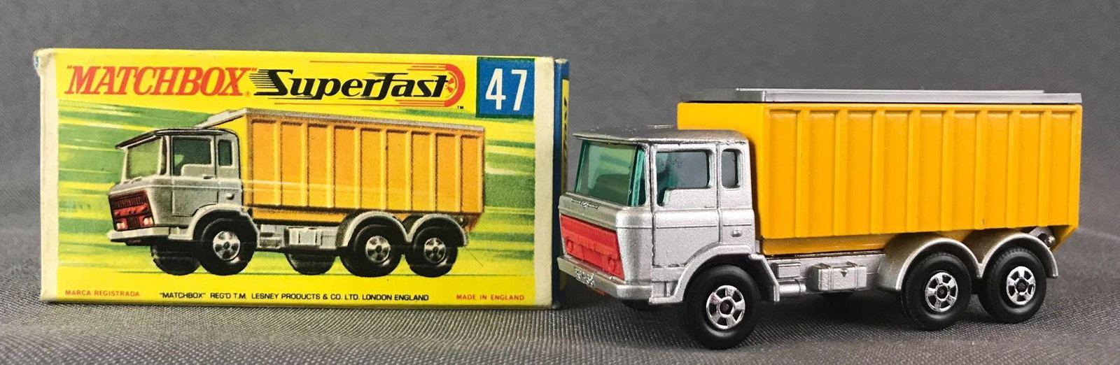 Matchbox Superfast No. 47 DAF Tipper Container Truck: Silver body, red base, blue/green windows, BPW. A Lesney Product. Made in England, G Box