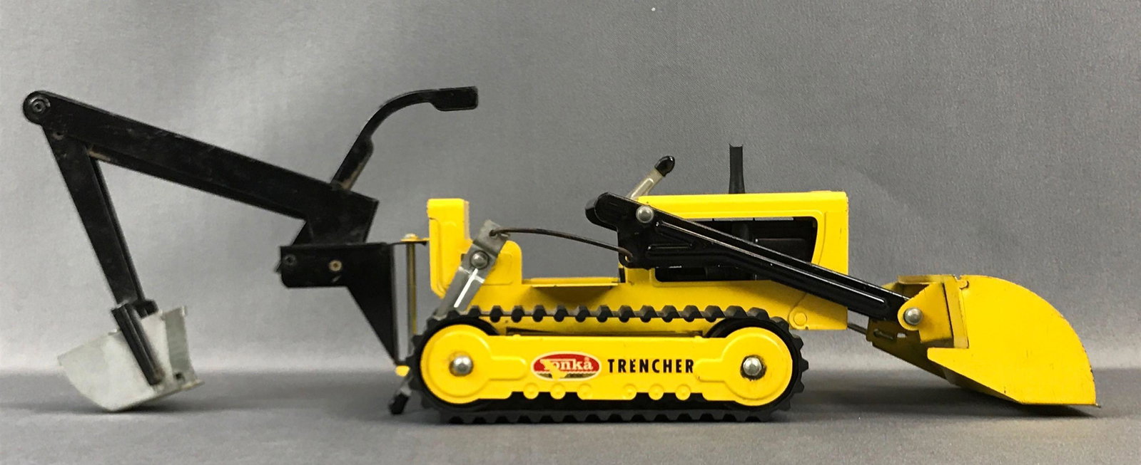 Tonka Pressed Steel Trencher Tractor: Mound,Minn. Pressed steel 18 x 6 inches Tracks in good shape some scratches