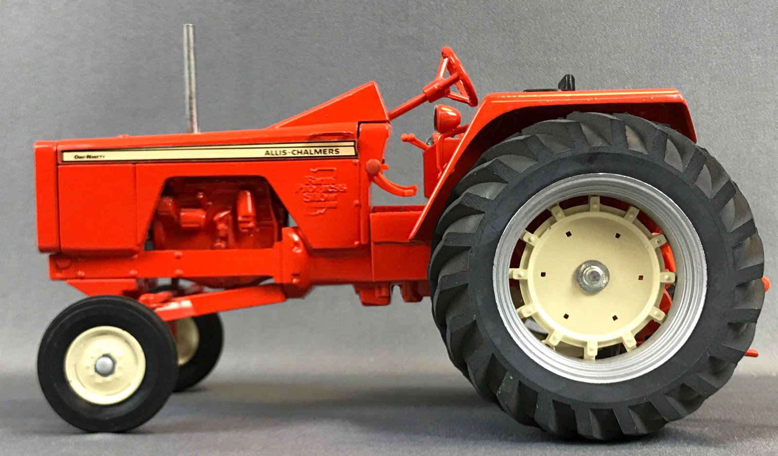 Allis-Chambers 190 Diesel Tractor: 1/16 scale Diecast three point hitch farm progress show 10 1/2 x 6 inches