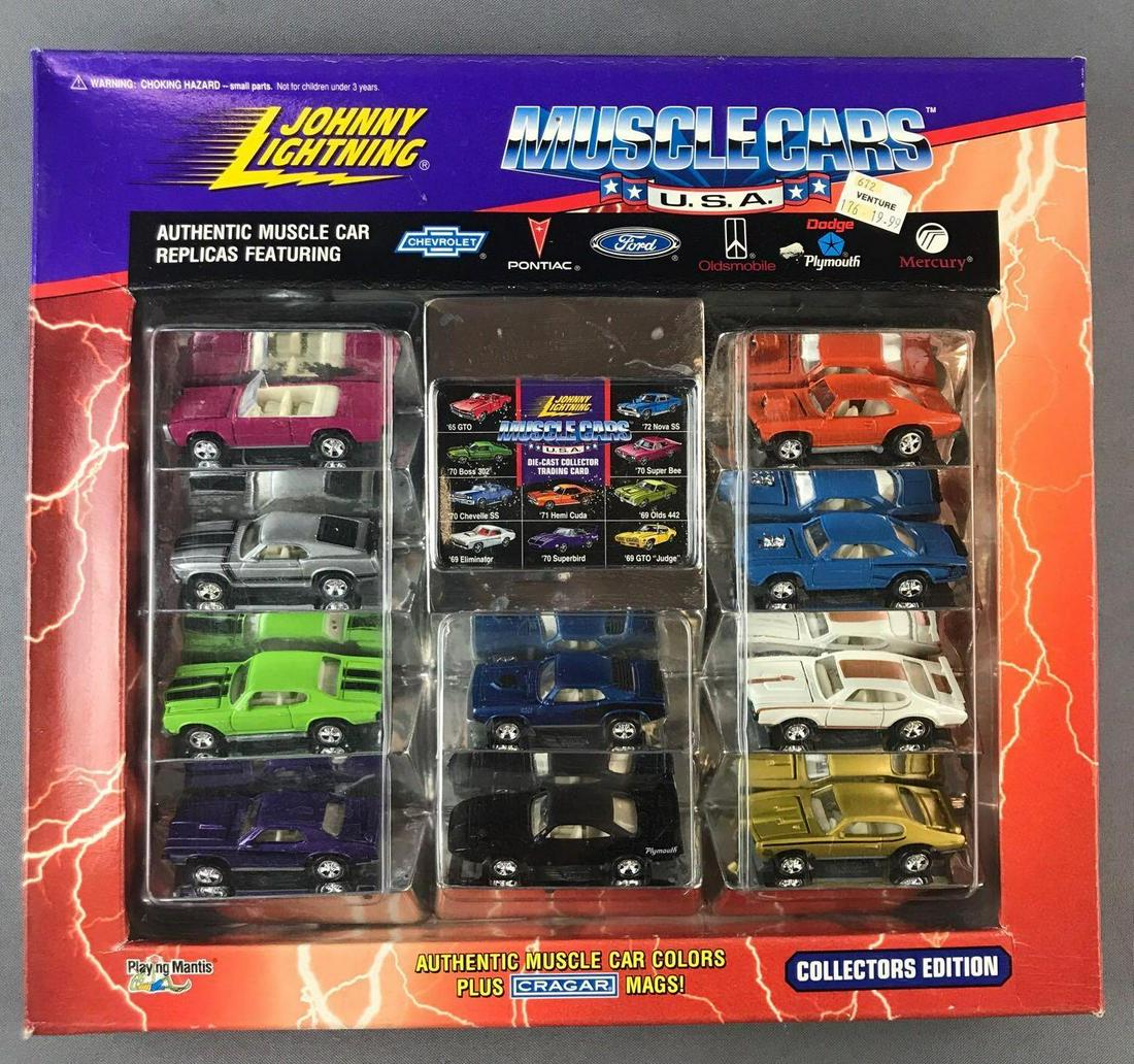 Playing Mantis Johnny Lightning Muscle Cars USA 10-Pack: Includes 65 GTO, 69 Olds 442, 70 Super Bee, and more