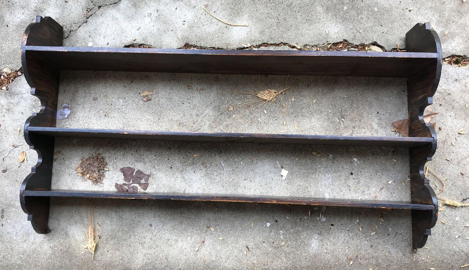 Wooden Wall Shelf: 29 x 17 x 5 inches