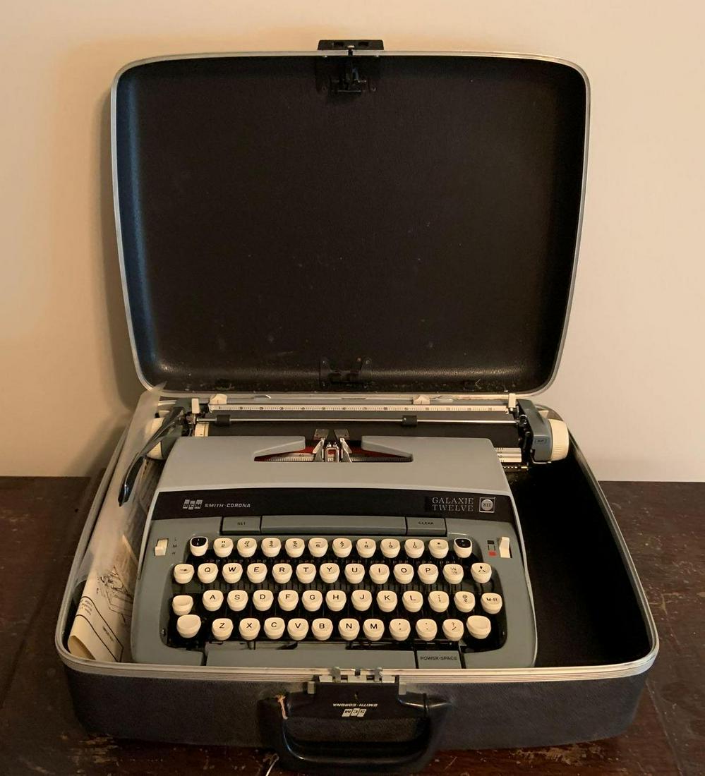 Vintage Smith-Corona "Galaxie 12" Typewriter w/ Case: untested
