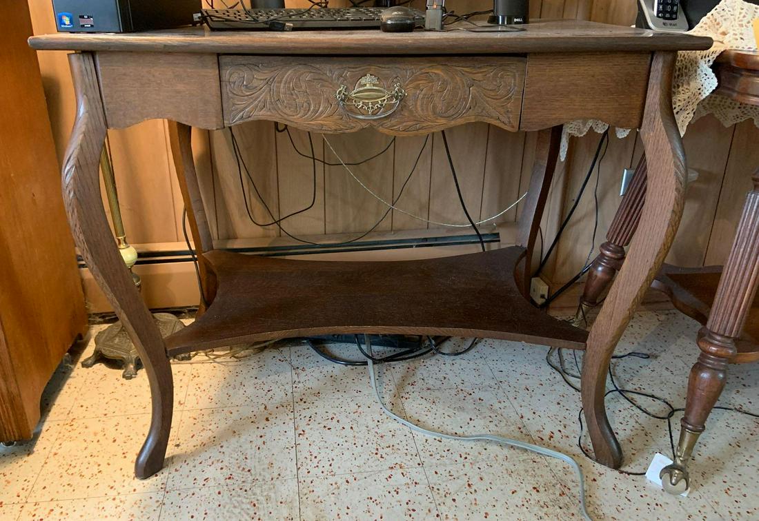 Antique Quarter Sawn Oak Table w/ Center Drawer: 36 x 24 x 29 inches.Shipping is not available for this lot. Pick up only. (Large or heavy items can be transferred to our Gallery for an additional fee.)