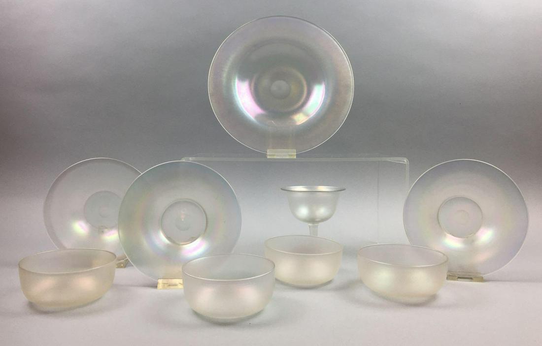 Collection of 9 : Steuben "Verre de Soie" Glassware -: This collection of Steuben "Verre de Soie" glassware consists of one 8-1/2 inch plate; three 1 x 5-3/4 inch plates; four 1-1/2 x 4 inch bowls; and a 4 x 4 inch sherbet. All in very good vintage condit