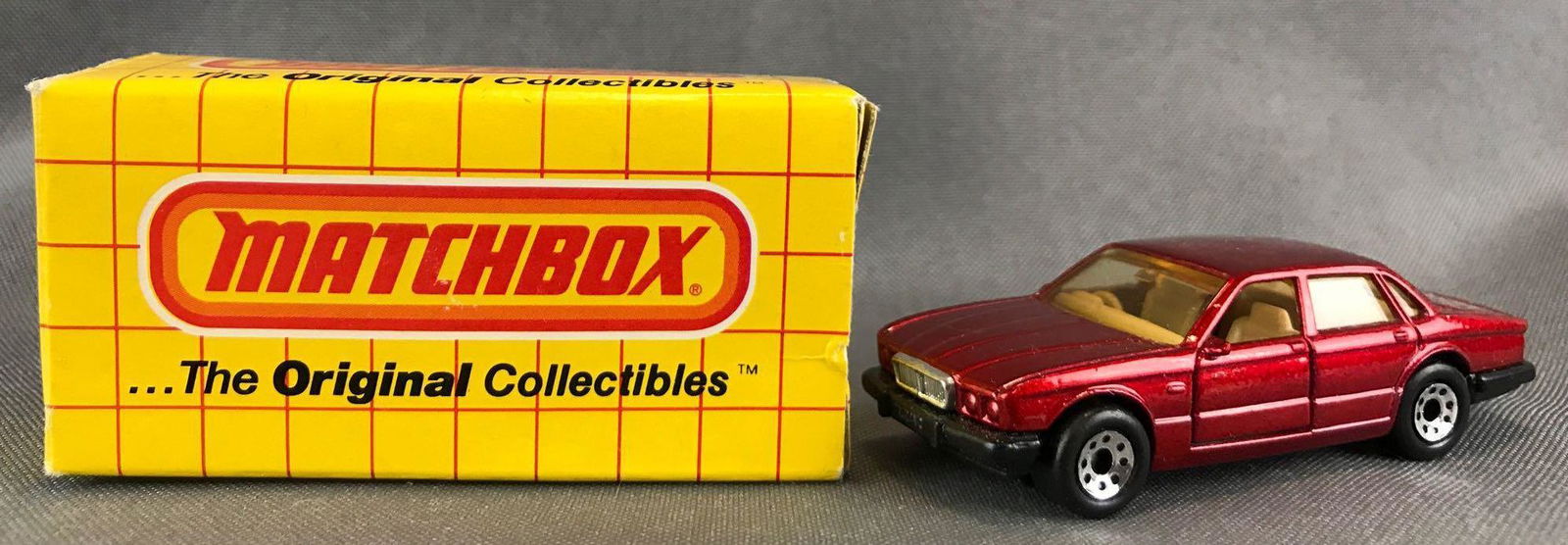 Matchbox No. 41 Jaguar XJ6 Die-Cast Vehicle with (1 of 9)