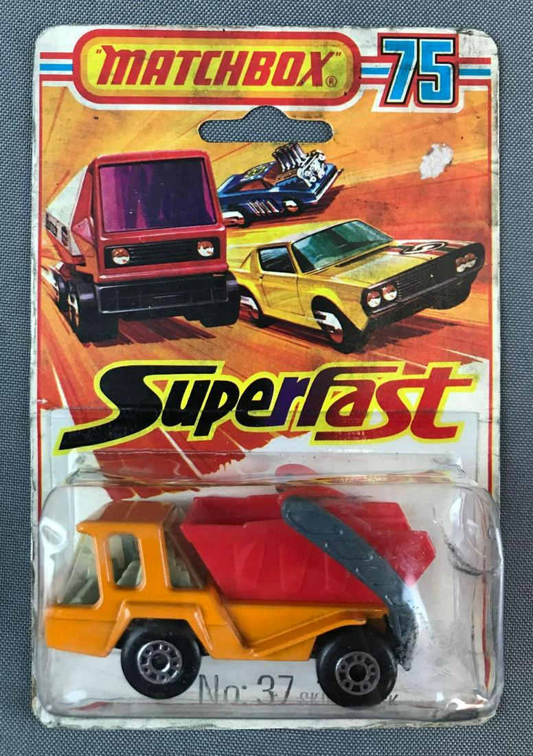 Matchbox Superfast No. 37 Skip Truck Die-Cast Vehicle (1 of 5)