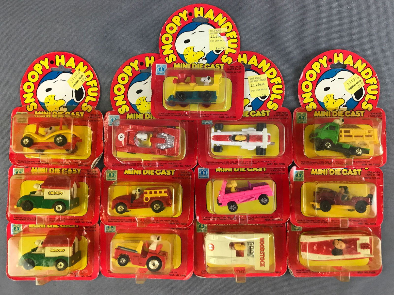Group of 13 Assorted Hasbro Snoopy Handfuls Mini (1 of 5)