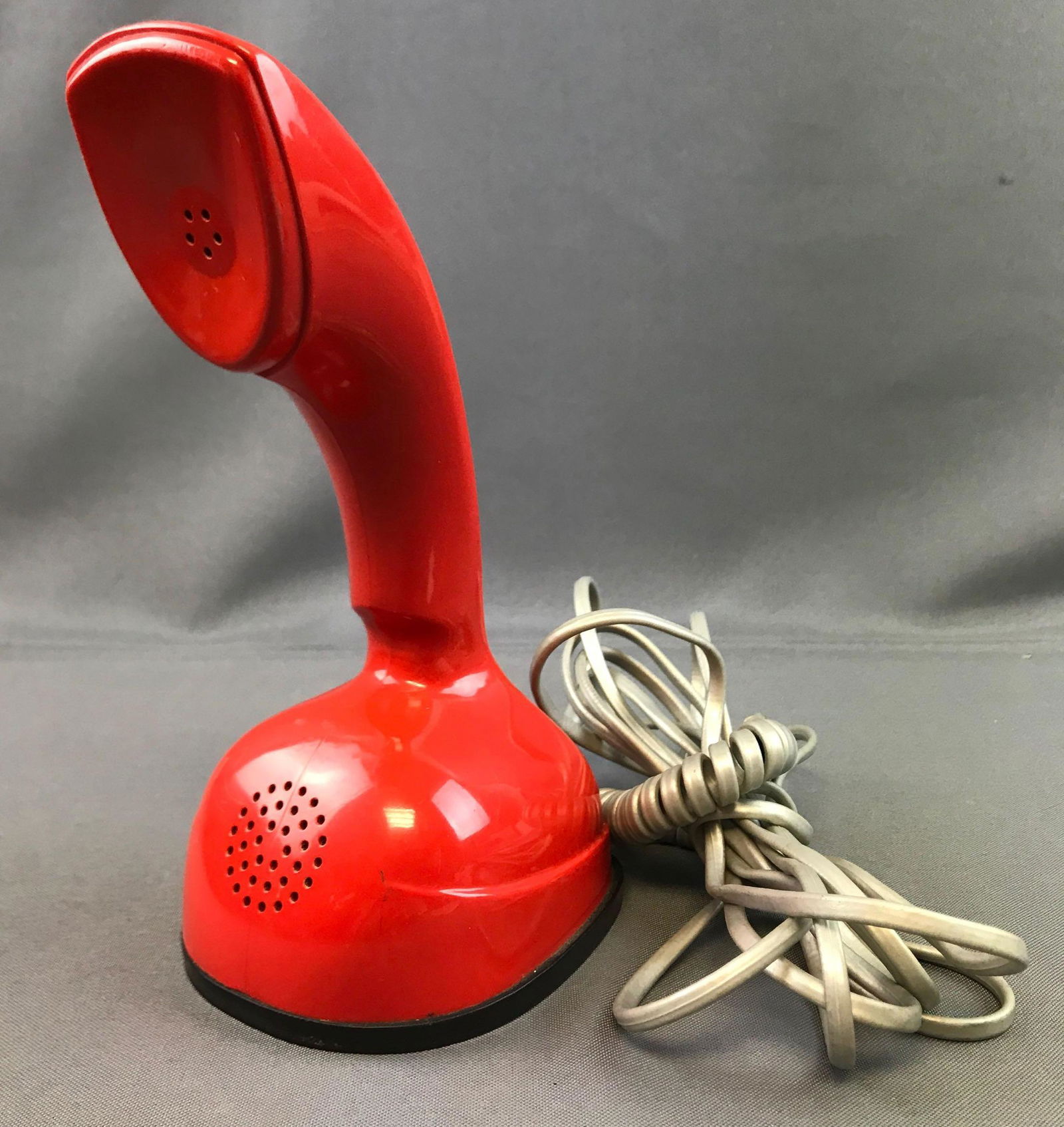 Vintage 1960s Ericofon One-Piece Rotary phone (1 of 3)