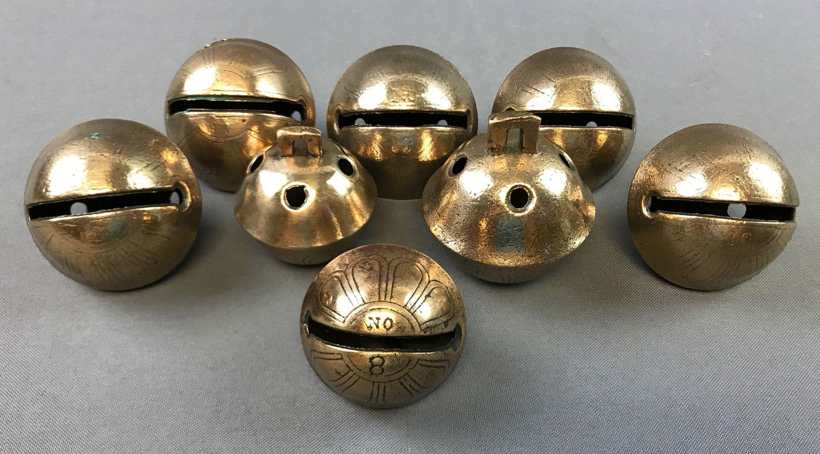 Group of 8 : Antique Brass Sleigh Bells (1 of 2)