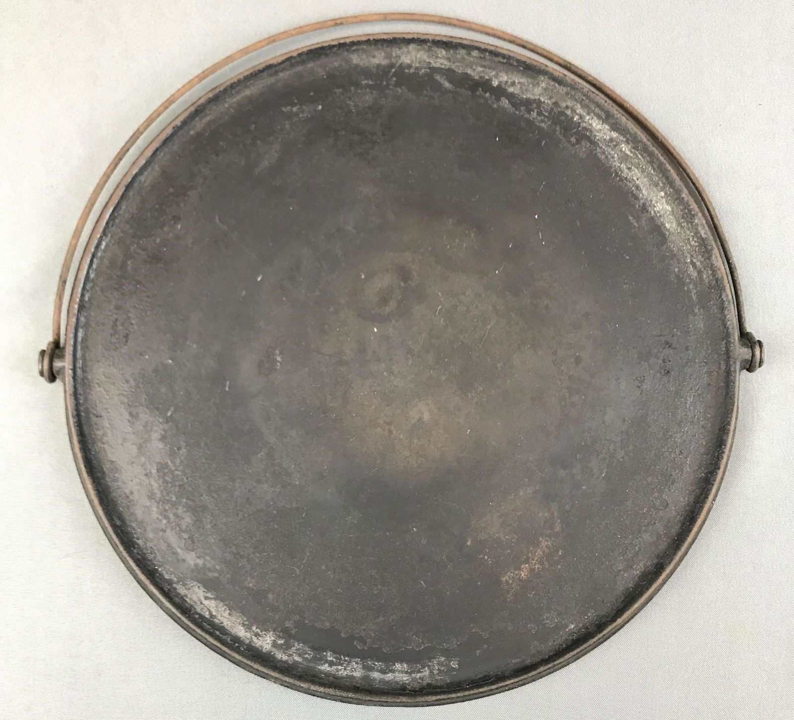 Vintage "Erie" Cast Iron Round Griddle: 14 inch diameter - with handle. Sits flat, no wobble