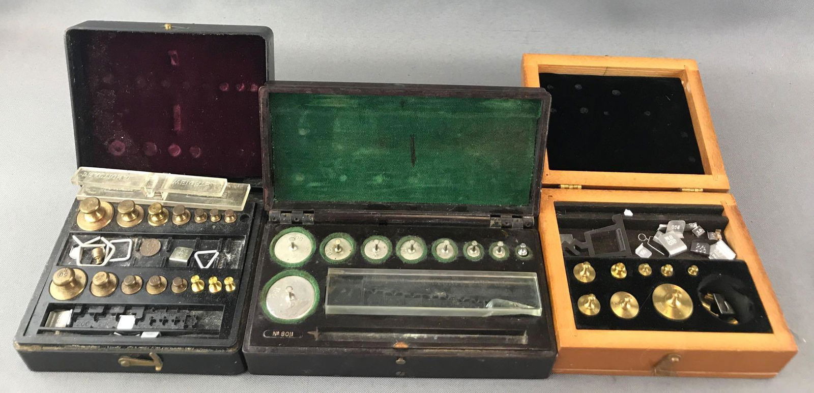 Group of 3 : "Scale" Weight Sets in Fitted Storage (1 of 7)