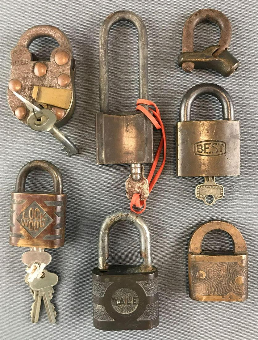 Group of 7 : Vintage Padlocks - Yale, Best, Lockwood, + (1 of 4)