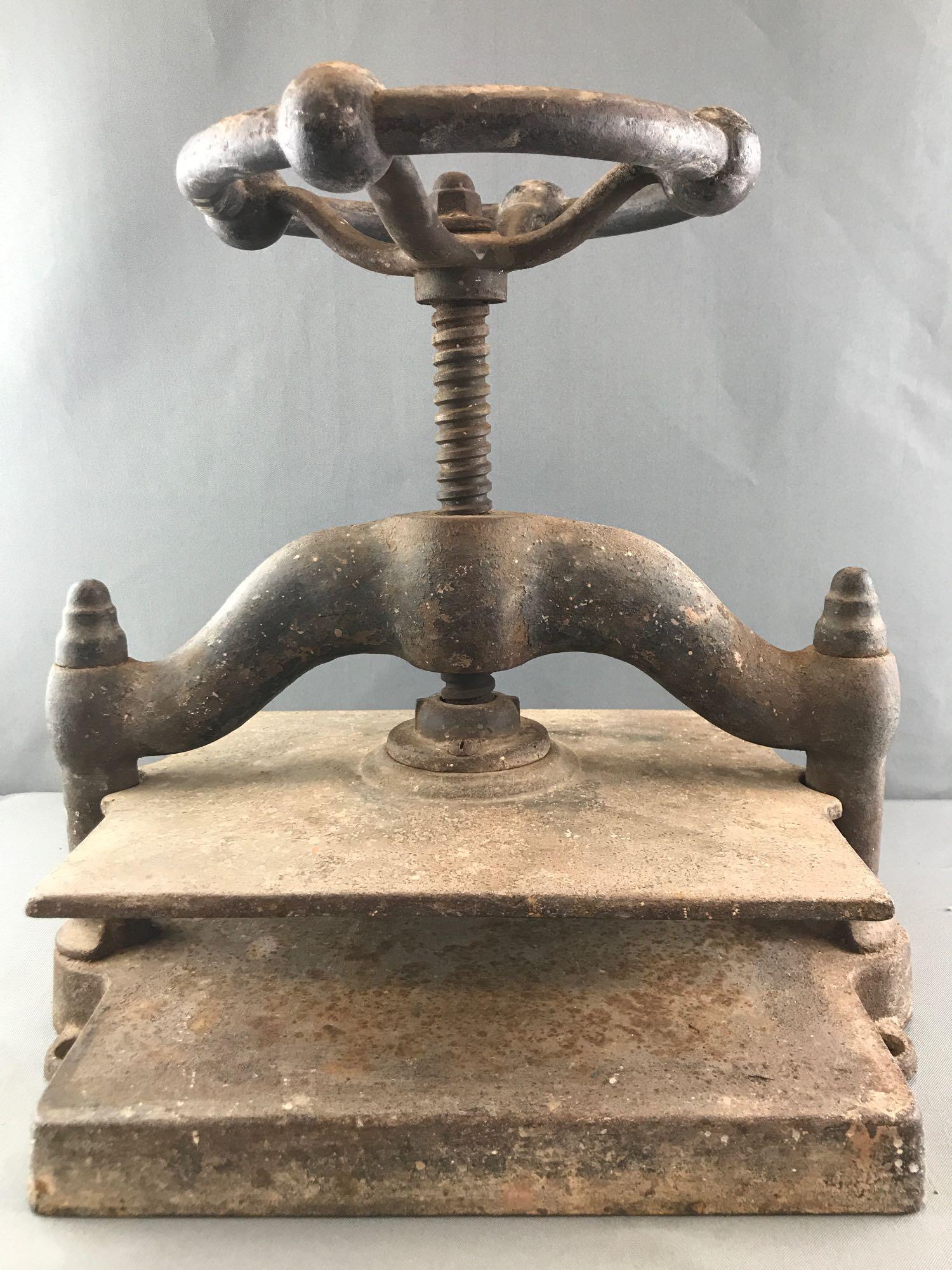 Antique Cast Iron Book Press (1 of 5)