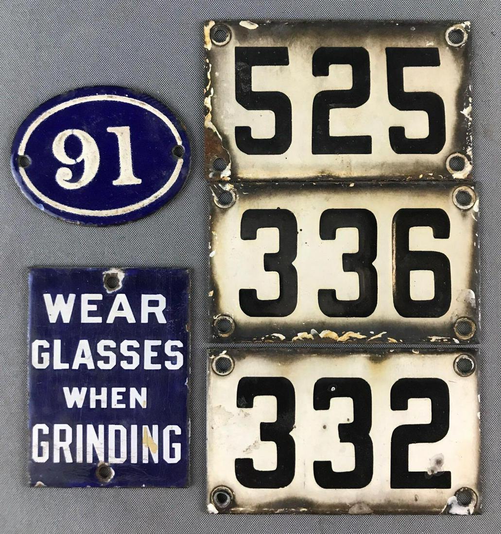 Group of 5 : Vintage Enameled Metal Numbers + "Wear (1 of 5)