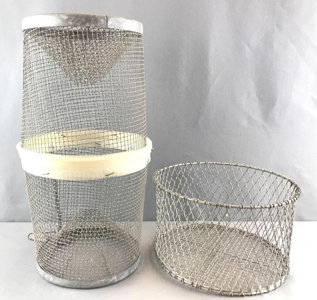 Group of 2 Pieces : Vintage Wire Minnow Trap and Basket (1 of 5)