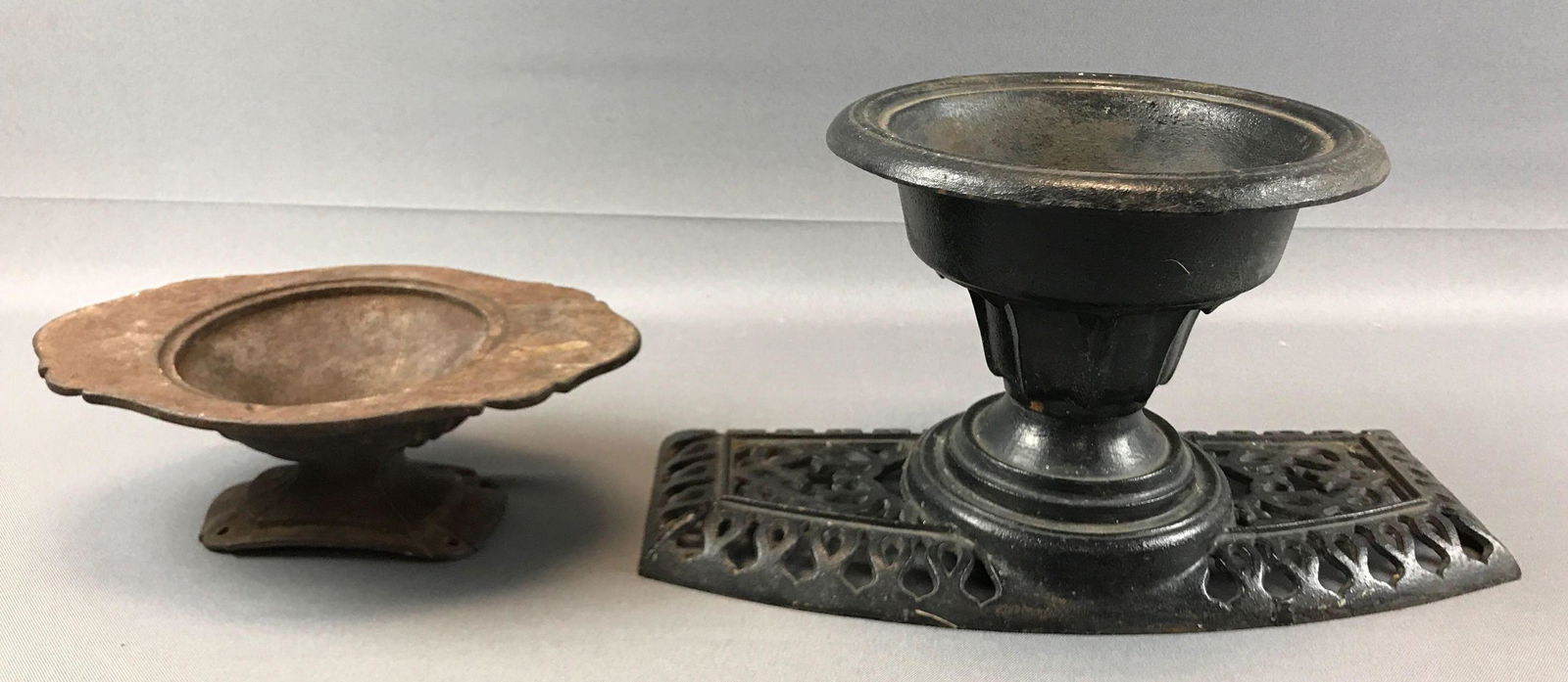 Lot of 2 : Vintage Cast Iron Decor (1 of 6)
